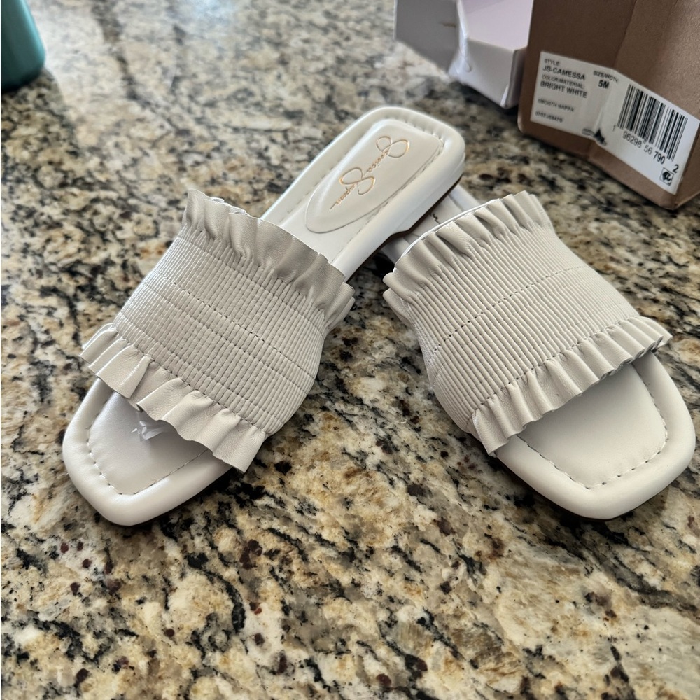 NWT Jessica Simpson Camessa Sandal SZ 5